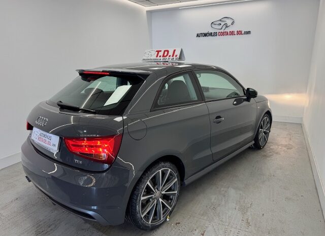 Audi A1 1.4TDI 90cv Adrenalin S-Line lleno