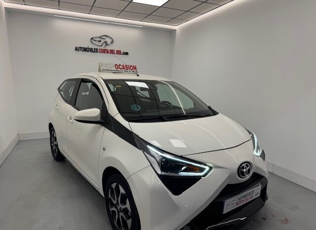 Toyota Aygo 1.0X-Play lleno