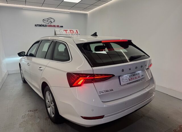 Skoda Octavia Combi 2.0TDI Ambition lleno
