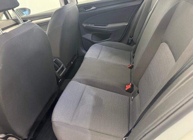 Volkswagen Golf 8 2.0TDI Life lleno