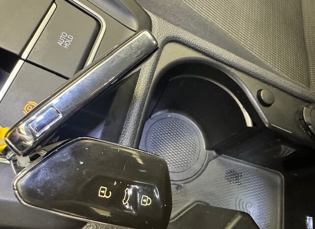 Volkswagen Golf 8 2.0TDI Life lleno