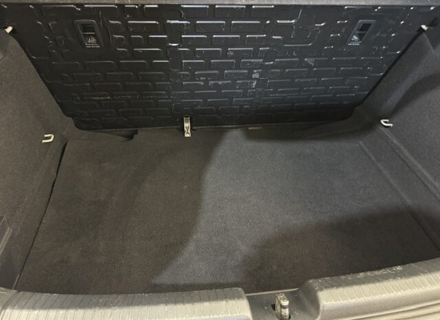 Volkswagen Polo 1.0TSI Life “crema” lleno