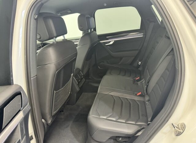 Volkswagen Touareg 3.0TDI 4 Motion R-Line lleno