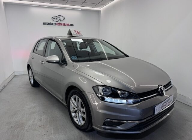 Volkswagen Golf 7.5 1.6TDI Advance lleno