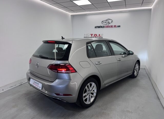 Volkswagen Golf 7.5 1.6TDI Advance lleno