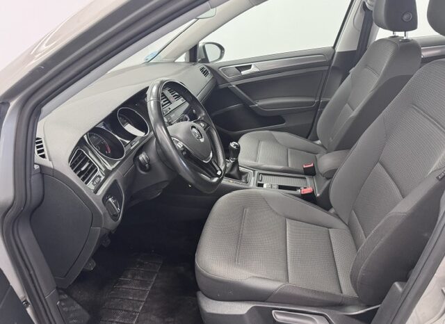 Volkswagen Golf 7.5 1.6TDI Advance lleno