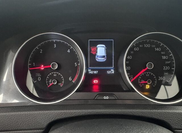 Volkswagen Golf 7.5 1.6TDI Advance lleno