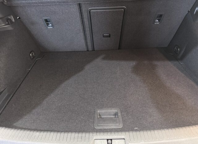 Volkswagen Golf 7.5 1.6TDI Advance lleno
